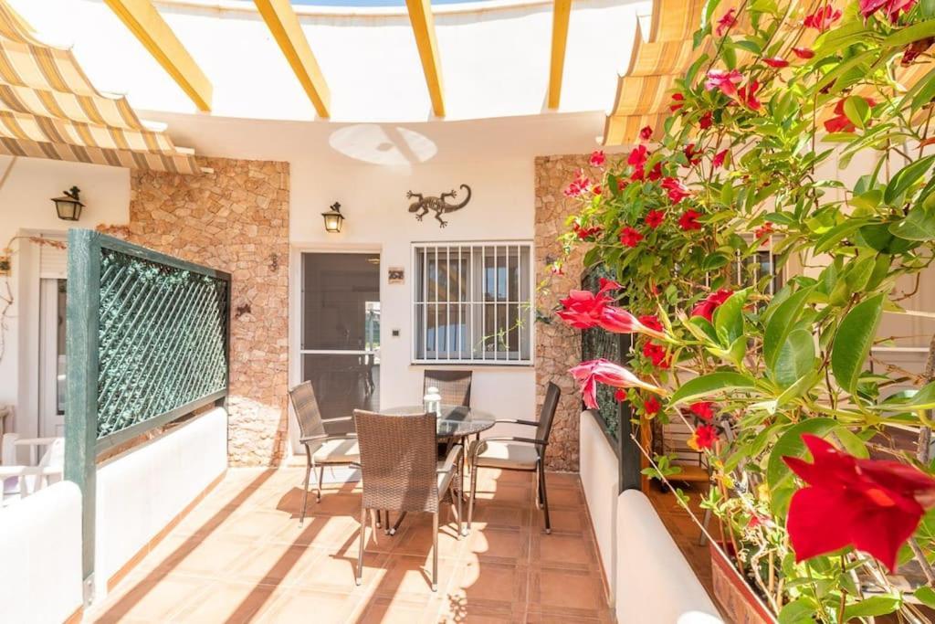 Magnifico Adosado Con Piscina Y Barbacoa Villa กัมโปอามอร์ ภายนอก รูปภาพ