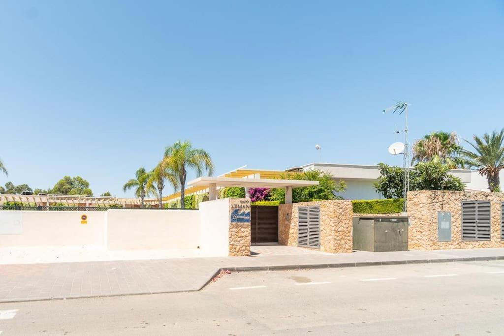 Magnifico Adosado Con Piscina Y Barbacoa Villa กัมโปอามอร์ ภายนอก รูปภาพ